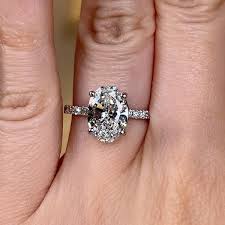 Oval cut lab grown diamond with elongated brilliant facet arrangement