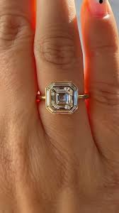 Trapezoid step cut lab grown diamond side stones for three-stone settings